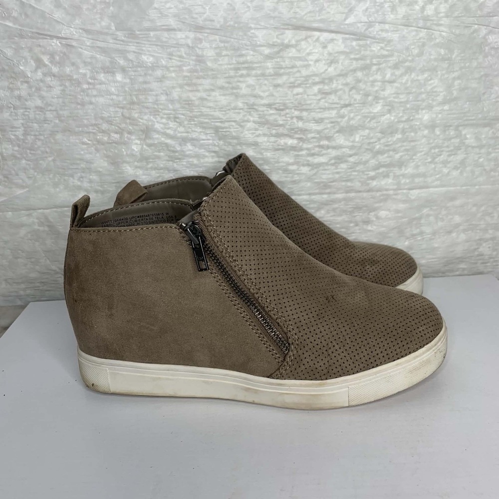 Time and Tru Women's Wedge Sneakers Size 8 Tan Taupe Perforated Zip Ankle Bootie